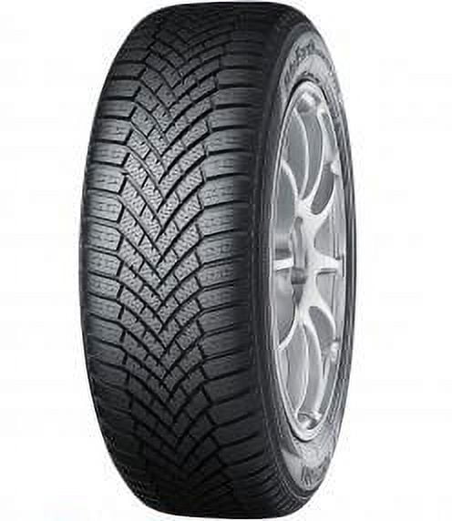 Yokohama BluEarth Winter V906 Winter 215/55R17 98V XL Passenger Tire Fits: 2011-15 Chevrolet Cruze Eco, 2012-14 Toyota Camry Hybrid XLE