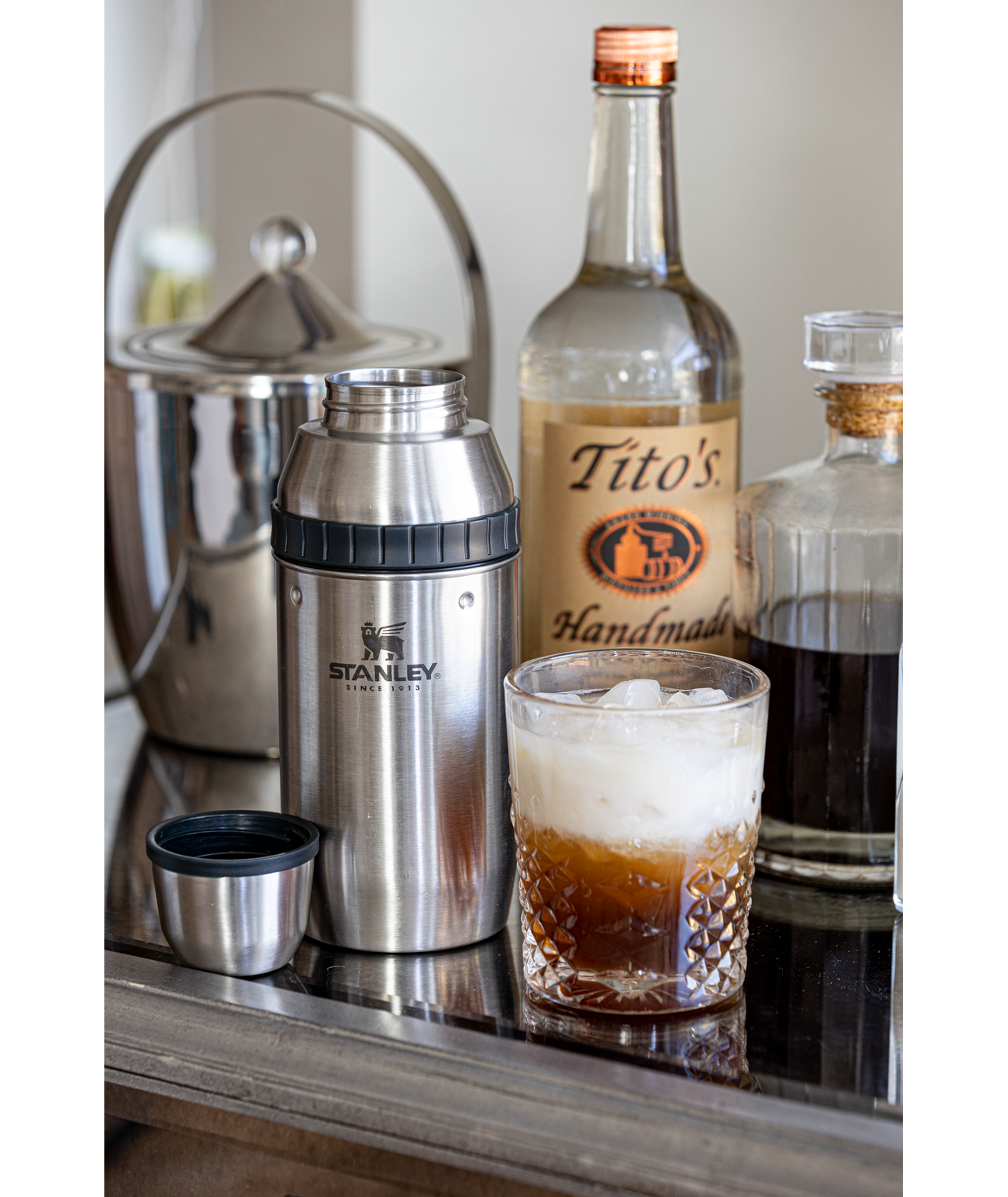 Adventure Happy Hour Cocktail Shaker Set D036E