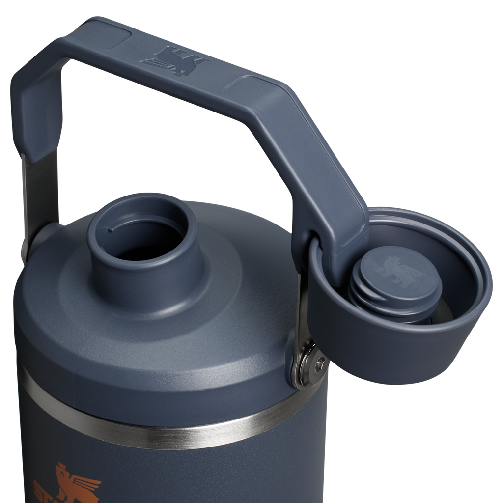 The IceFlow™ Tumbler with Fast Flow Lid D106L