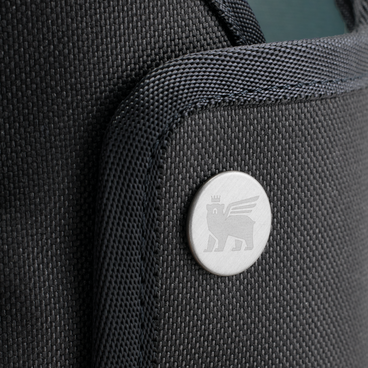 The All Day 40 OZ Quencher Carry-All D053X
